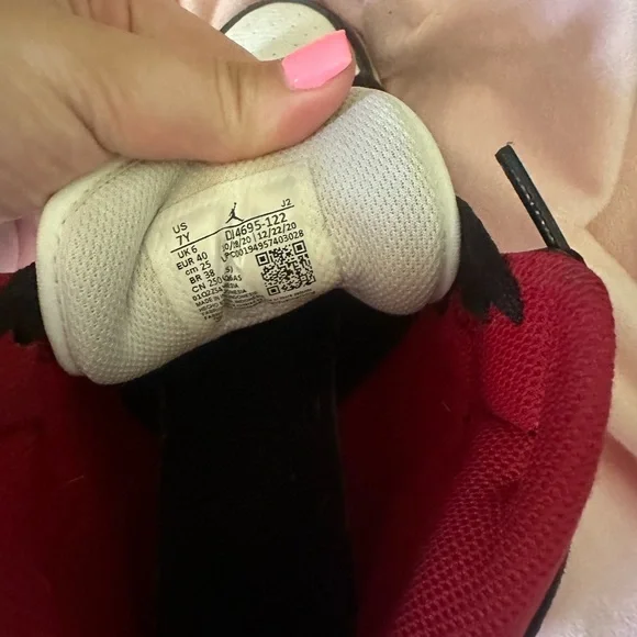 Jordan 1s mid. - Picture 5 of 6